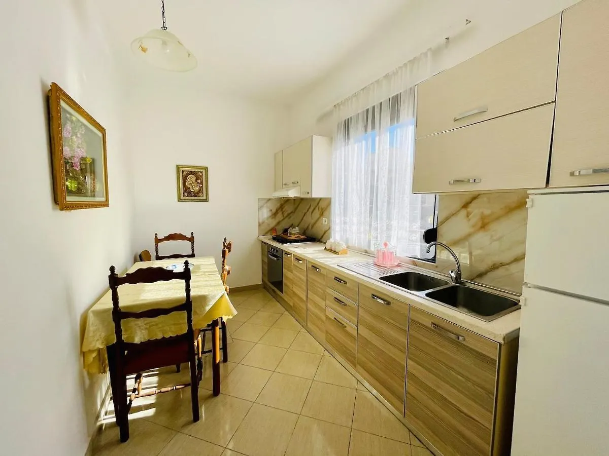 Jico Travel - Villa Erjon Vlorë 0*,  Albanien